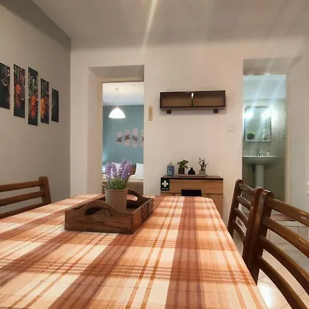 Earthy * Kavala